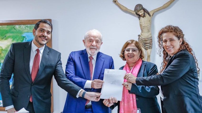 messias-lula-cida-esther-4-set-2023-848×477