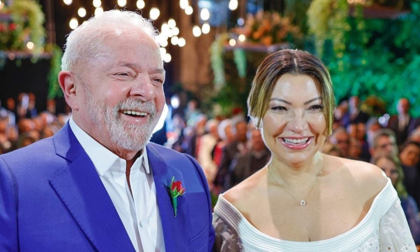 1_lula_e_janja_sorriem_em_cerimonia_de_casamento-32470087