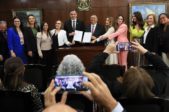 1ddfeed2-d727-4dba-921e-4b5b17a648bb