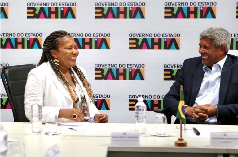 e1d85d7c-afb4-4c42-99dd-e0c6c9fdc159