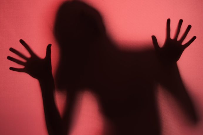 Et0h0eBw-terrifying-hands-silhouettes-studio-freepik-692×462