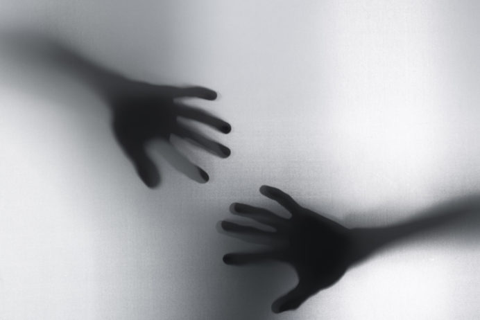 1OhbBP6y-terrifying-hands-silhouettes-studio-692×462