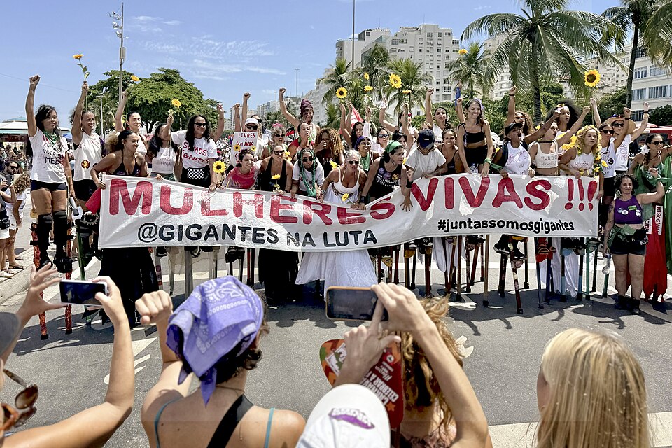 Manifestacao_-_Dia_Internacional_de_Luta_pelos_Direitos_das_Mulheres_55138303628